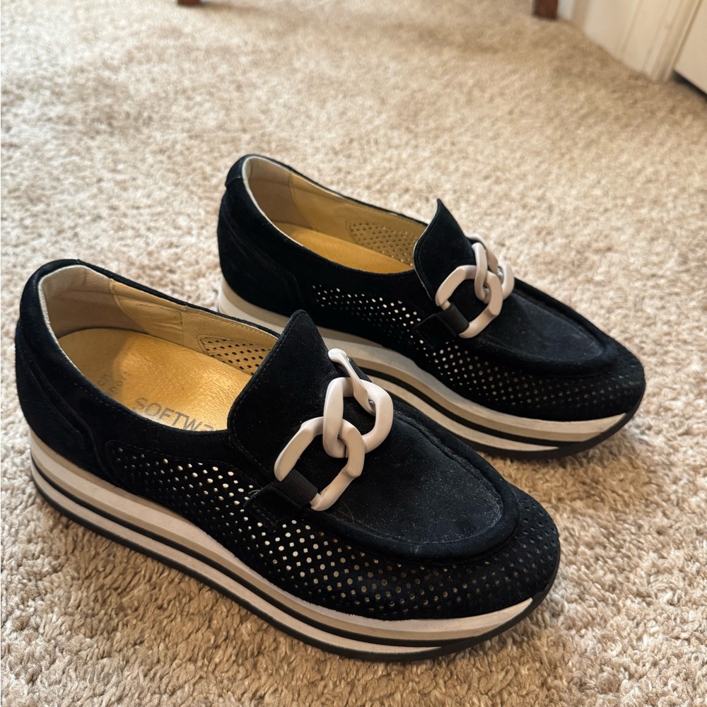 Black Women’s Platform Slip-On Sneakers with White Chain Accent